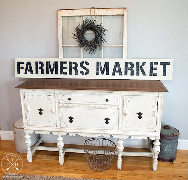 DIY Painted Vintage Sign from The Painted Hinge